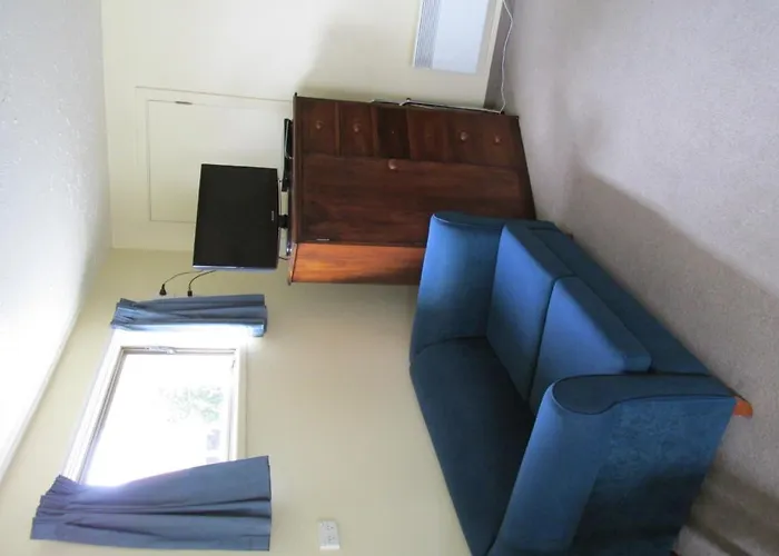 Airport Lodge Motel